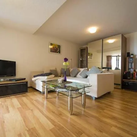 Raina 巴特塞京根